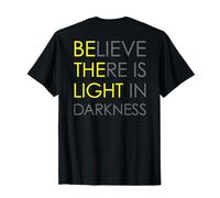 Believe There Is Light In Darkness Jesús Cross Art ON Back Camiseta