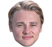 Ben Hardy (Smile) Big Head. Máscara más grande que la vida.