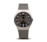 BERING 11937-007 Reloj de cuarzo para hombre con caja de titanio de 37 mm con acabado en gris y esfera negra, correa milanesa, cristal de zafiro y resistencia al agua de 5 ATM