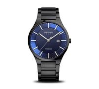 BERING 15239 Reloj Solar para Hombre con Caja de Titanio de 39 mm y Esfera, Brazalete de Titanio con Detalles de Titanio y Resistencia al Agua de 10 ATM