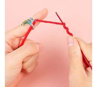 Besttoolifes Anillo de punto de metal para ganchillo, herramienta de ganchillo de punto de pavo real con guía de tensión de hilo, bucle antideslizante ajustable para hilo de lana hecho a mano, (azul-B