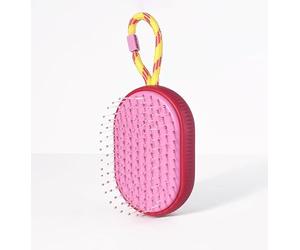 Beter - Cepillo detangling On-the-Go ROSA. Tamaño compacto ideal viaje con cordón para colgar, fabricado con plástico reciclado.