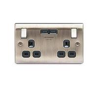 BG Electrical - Enchufe, 13A, 2x toma de corriente con carga USB, Cuadrado blanco con bordes 3 x tomas USB