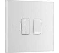 BG Unidad de conexión por Fusible conmutada eléctrica, Interruptor de espolón fusionado, Borde Cuadrado, Serie Nexus 900, Moldeado Blanco, 13A, 950