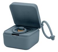 Caja con correa para chupete BIBS. Broche para chupete y caja esterilizadora. Material de calidad alimentaria libre de BPA 100 %. Hecho en Dinamarca. Petrol