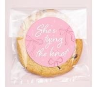 Big Dot of Happiness She's Tying the Knot - Calcomanías de lazo rosa y bolsas transparentes para galletas, bolsas de celofán de 4.25 x 7 pulgadas, despedida de soltera, regalos de dulces o productos