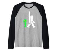 Bigfoot & Alien Conspiracy Theory Bigfoot & Alien Camiseta Manga Raglan
