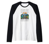 Bikepacking Lighter Than My Gear Is My Bank Account Camiseta Manga Raglan