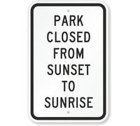 BinLtd Señal de carretera de metal con texto en inglés "Park Closed from Sunset to Sunrise". Señal de 40,6 x 30,5 cm.