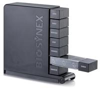 BIOSYNEX - Pastillero semanal de 7 días, caja de medicamentos, vitaminas, suplementos alimenticios, mañana, mediodía, noche, noche, francés, apto para personas con discapacidad visual, color aleatorio