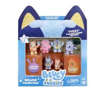 Bluey Fuzzies Deluxe - Figura Decorativa con 6 Minifiguras de colección Especialmente flocadas. Incluye 2 Figuras Sorpresa (Paquete Ciego), Tarjetas coleccionables y guía Coleccionable. 80 a