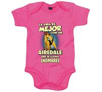 Body bebé la vida es mejor con un perro mascota Airedale que se llama personalizable con nombre - Rosa, Talla única 12 meses