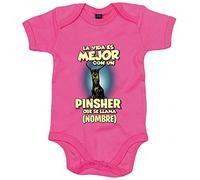 Body bebé la vida es mejor con un perro mascota Pinsher que se llama personalizable con nombre - Rosa, Talla única 12 meses