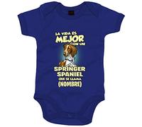 Body bebé la vida es mejor con un perro raza Springer Spaniel que se llama personalizable con nombre - Azul Royal, Talla única 12 meses