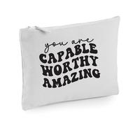 Bolsa de maquillaje divertida con texto en inglés "You are Capable Worthy", gris
