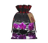 Bolsas de regalo de Navidad a cuadros de búfalo con etiquetas, bolsas de dulces de Navidad, pequeñas bolsas de regalo de Halloween, flores en spa