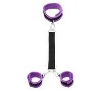 Bondage Play Collar y Esposas con Correas Ajustables Púrpura - 100 gr