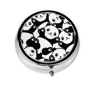 Bonito animal panda. Este pequeño pastillero redondo es un organizador portátil de medicamentos de viaje con tres compartimentos para almacenar medicamentos diarios.