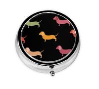 Bonitos perros salchicha. Este pequeño pastillero redondo de viaje de tres compartimentos es perfecto para almacenar medicamentos diarios, vitaminas y sobre la marcha.