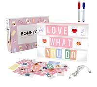 BONNYCO Caja de Luz A4 Rosa con 400 Letras, Divertidos Emojis, 2 Rotuladores, Ñ y Ç Incluidas. Cartel Luminoso LED para Decoracion Habitacion Hogar. Regalo Original para Niñas Mujeres Navidad Comunion