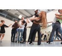 Bono de 8 clases a elegir entre bachata o salsa