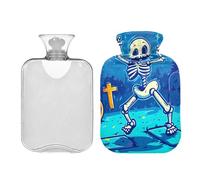 Botella de agua caliente con diseño de esqueleto de dibujos animados bailando en el cementerio con funda de terciopelo, bolsa de agua caliente transparente de 2 L para compresas calientes y frías,