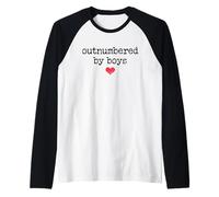 Boy Mom Outnumbered by Boys Mama,I Love My Sons,Mom of Boys Camiseta Manga Raglan