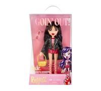 Bratz GOIN' out! Doll - Jade - 1 Muñeca de Moda Coleccionable con Accesorios, Viene con un Conjunto, un Bolso, un Par de Gafas de Sol y un Cepillo - Juguete para Niños - para Mayores de 6 Años