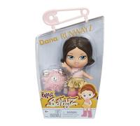 Bratz Muñeca Babyz Runwayz - Dana - 1 Muñeca de Moda Coleccionable con un Elegante Conjunto, Muñeca bebé con un Collar Que Sirve de Llavero - Juguete Infantil - para Mayores de 6 años