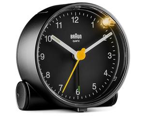 Braun Reloj Despertador analógico clásico función repetición e iluminación, Movimiento de Cuarzo silencioso, Alarma por pitido en Crescendo en Negro, Modelo BC01B.