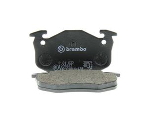 BREMBO Juego de 4 pastillas de freno para PEUGEOT: 106, 205, 206, 309, 306 & RENAULT: R19, Clio, Mégane Classic, Mégane, R11, Thalia (Ref: P 61 032)