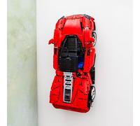 Brickify Gancho de montaje en pared compatible con Ferrari Daytona SP3 42143 - Pantalla segura para kits de modelos técnicos - Coche no incluido