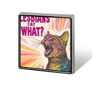 Broche cuadrado con la frase "Las lesbianas comen lo que el gato" (insignia de metal para solapa), accesorio para chaqueta, sombrero o bolso.