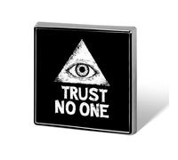 Broche cuadrado "No confíes en nadie" con el ojo de la Providencia, insignia de metal, prendedor de solapa, chaqueta, sombrero, bolso, accesorios de decoración.