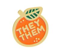 Broche de aleación con arte de naranjas de frutas y letras THEY SHE/HER para identidad de género, insignia de solapa que combina símbolo de naranjas y pronombres THEY SHE/HER para joyería diaria
