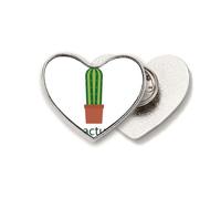 Broche de metal con diseño de cactus y suculentas verdes en forma de corazón