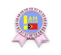 Broche de moda Art Deco con texto "I Am From Timor East Timor", color rosa, Medium, Metal