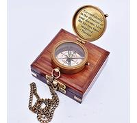 Brújula magnética direccional náutica antigua grabada con cita de Thoreau con escritura, regalos de bautizo, regalo de graduación de escuela secundaria para él con funda de madera ¡Ve con confianza en