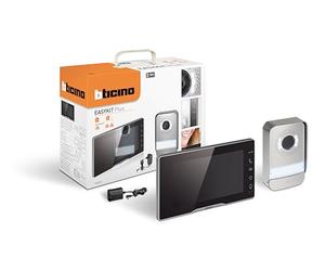 Bticino Easykit Plus 318913 - Videoportero monofamiliar Plug-In de 2 cables con: 1 botonera externa con timbre y cámara, 1 monitor interno de 7 pulgadas a color con manos libres, ampliable para