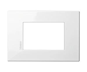 Bticino HW4803HD - Placa Axolutelute Air 3 módulos, Color Blanco