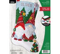 Bucilla Kit de fabricación de calcetines de fieltro de 18 pulgadas, Chillin' with My Gnomie, perfecto para artes y manualidades, 89566E