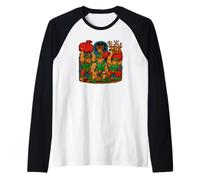 Buff Elves Lifting Presents Escena navideña de Renos Camiseta Manga Raglan