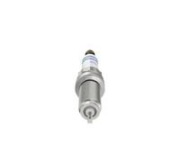 BOSCH Bujía de encendido 0 242 145 607 Ancho de llave: 14 Long. de rosca: 26,5mm Compatible con OPEL Grandland X A18, P1UO, BMW 3 Touring F31 1 Hatchback F20 3 Sedán F30, F80 1 Hatchback F21, PEUGEOT