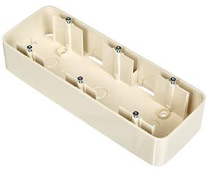 Busch-Jaeger 1703-212 - Carcasa para enchufe triple, color blanco