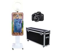 Cabina de fotos con espejo mágico con funda de vuelo, pantalla táctil portátil, máquina de fotos para selfies con anillo de luz, marco LED RGB para eventos, alquiler, bodas, fiestas (blanco + estilo