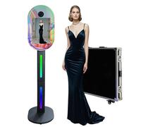 Cabina de fotos portátil con espejo de 15.6 pulgadas con luz RGB, soporte de carcasa de espejo mágico, máquina de fotos para selfie, pantalla táctil con funda de vuelo para fiesta (negro, cabina de
