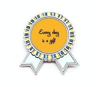 Cada día es una insignia inspiradora para ganador de la medalla, Medium, Metal