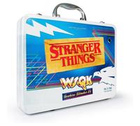 Doctor Collector Stranger Things WSQK Hawkins Hitmaker Memories Collector's Box Edición Limitada, Caja de Coleccionista de Metal con Vinilo Exclusivo y réplicas Oficiales