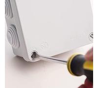 Caja de conexión de superficie 165x120x72 mm, ideal para instalaciones eléctricas y conexiones seguras.