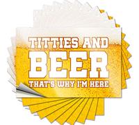 Calcomanía de deportes occidentales impermeables - Titties and Beer That's Wtp I'm Here Water calcomanía autoadhesiva para uso de microfibra (8 x 12 cm)